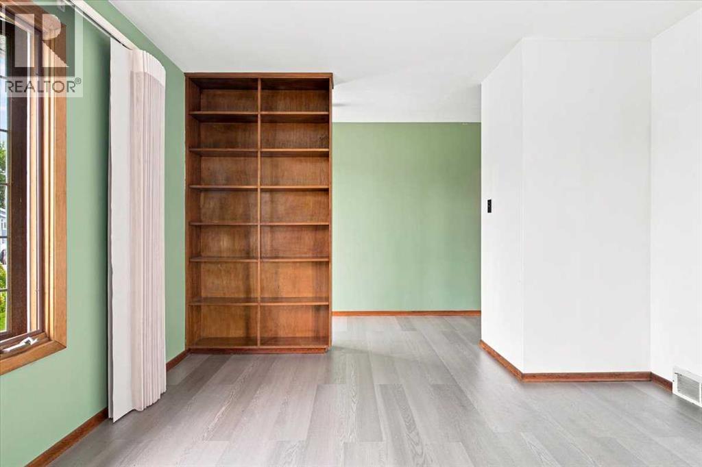 10281 111 Avenue - 2