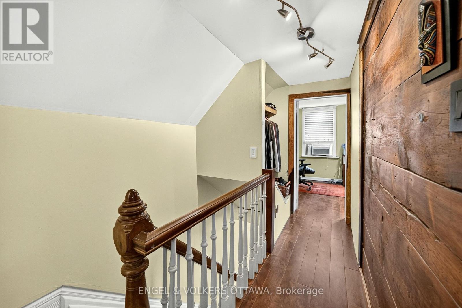 3 Bed, 2 Bath House for Sale in Ottawa – 15 LOWREY STREET, Ottawa – MLS# X13652168 - Image 35