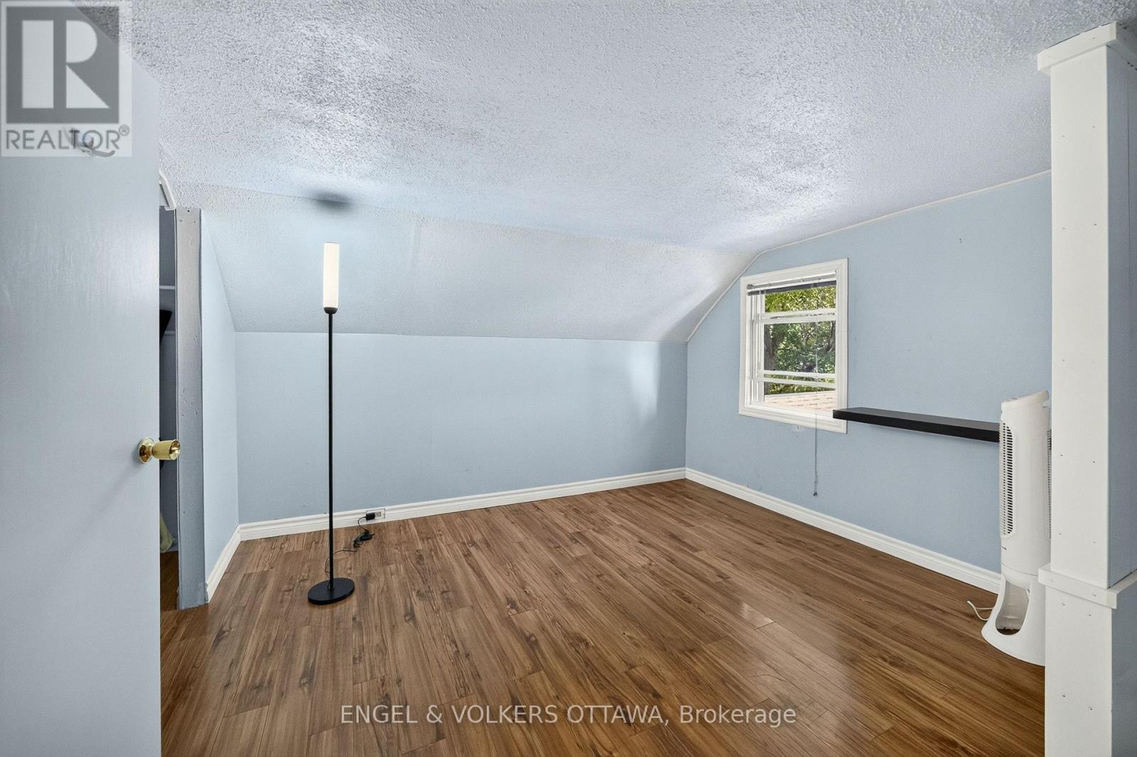 3 Bed, 2 Bath House for Sale in Ottawa – 15 LOWREY STREET, Ottawa – MLS# X13652168 - Image 46