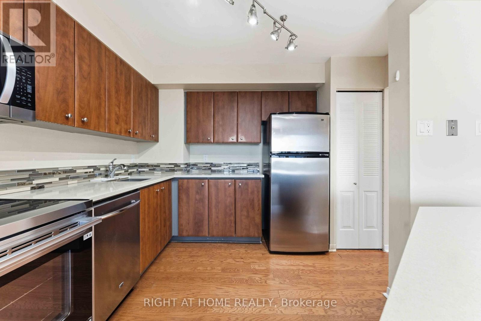 2 Bed, 2 Bath Apartment for Rent in Ottawa – 911 – 2759 CAROUSEL CRESCENT, Ottawa – MLS# X13652174 - Image 19