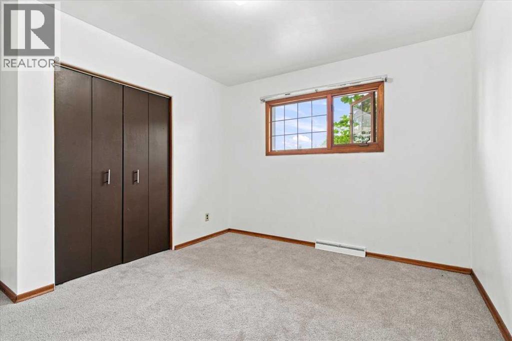 10281 111 Avenue - Image 11