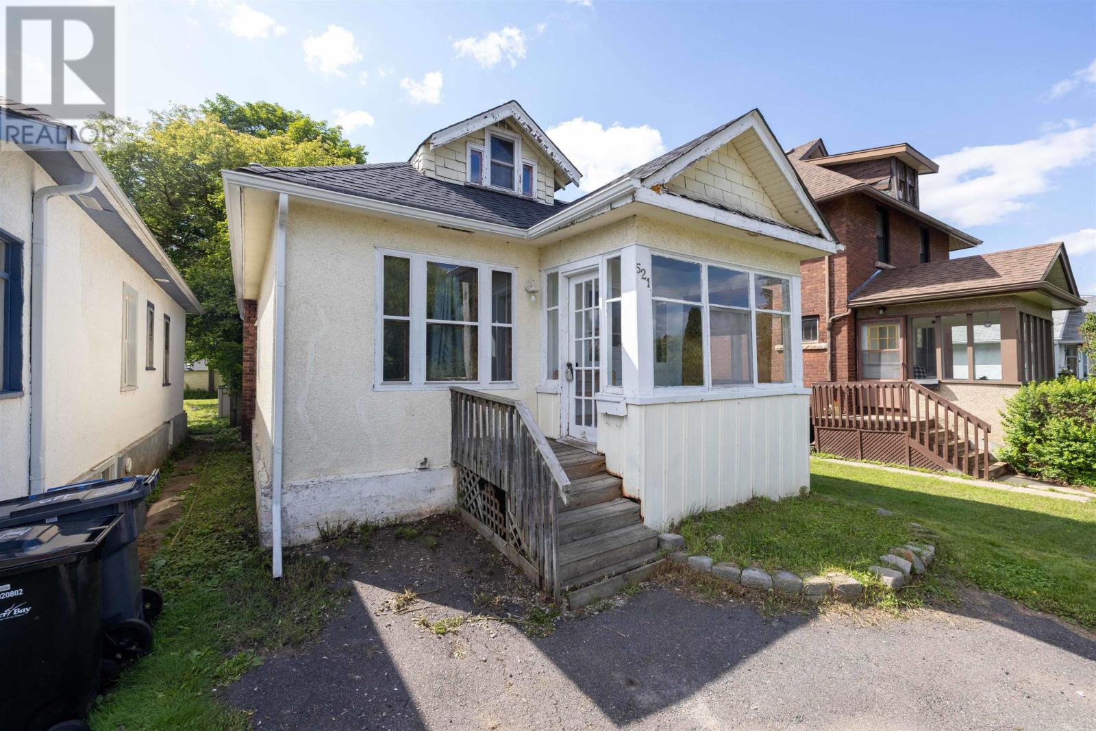 521 Vickers ST S - 1