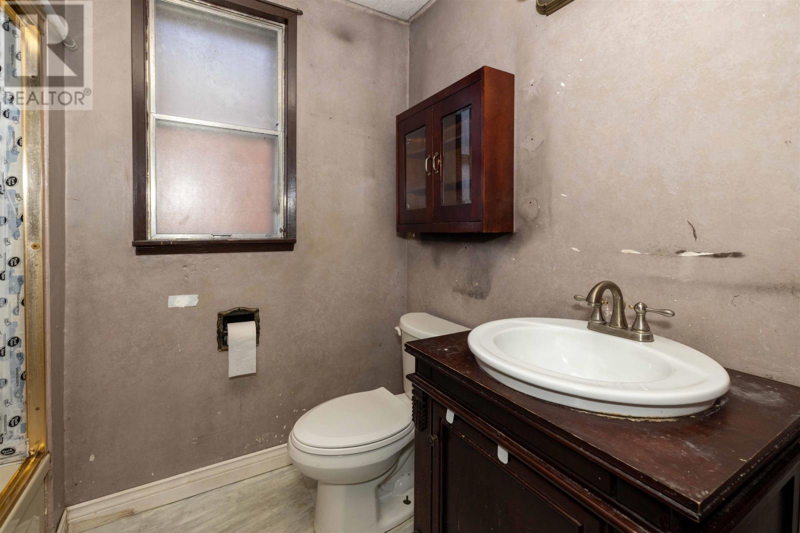 521 Vickers ST S - Image 14