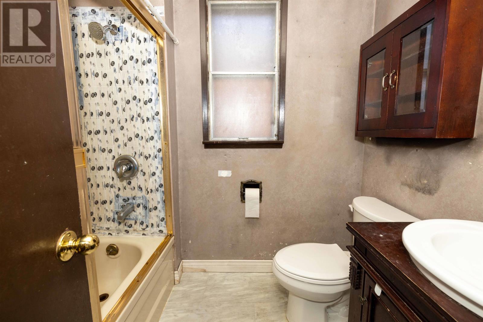 521 Vickers ST S - 21