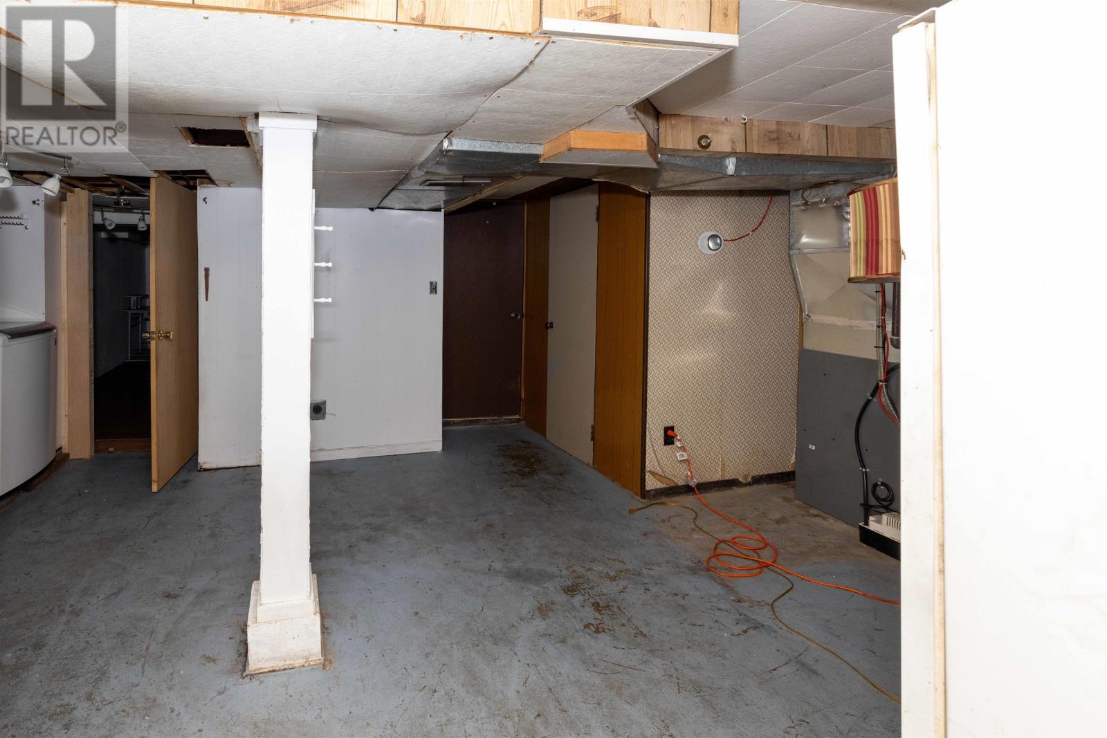 521 Vickers ST S - Image 23