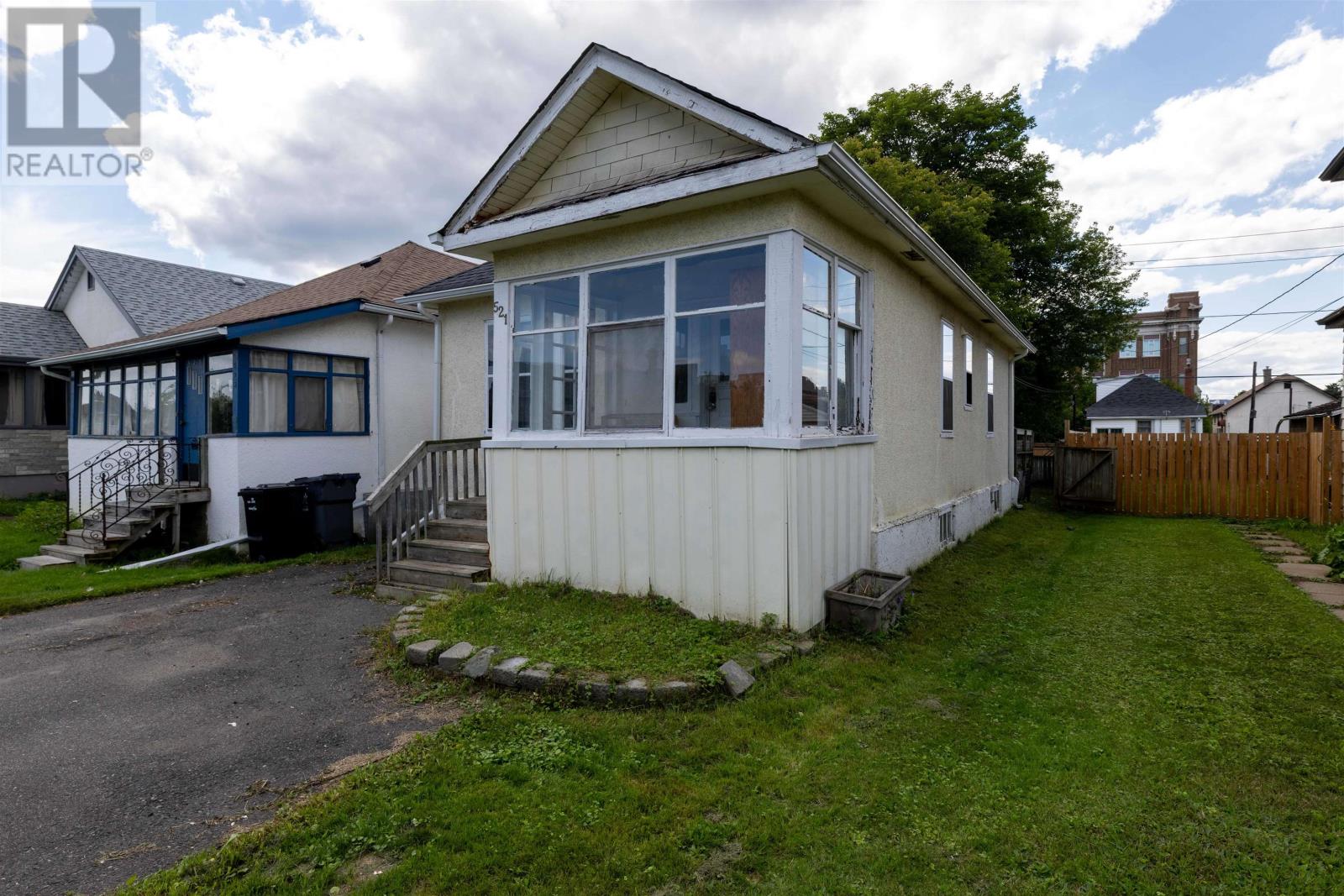 521 Vickers ST S - 5