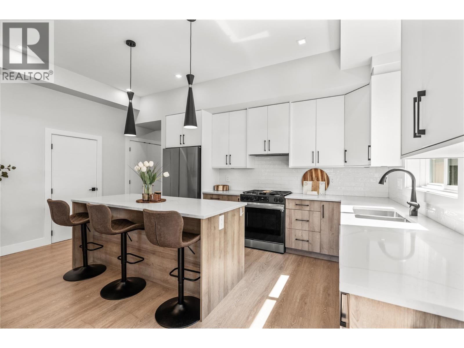  2177 Aberdeen Street, Kelowna