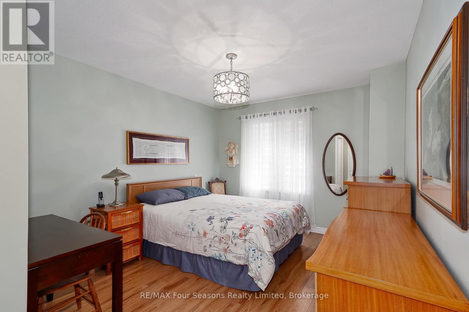 #27 275 HURON STREET - 16