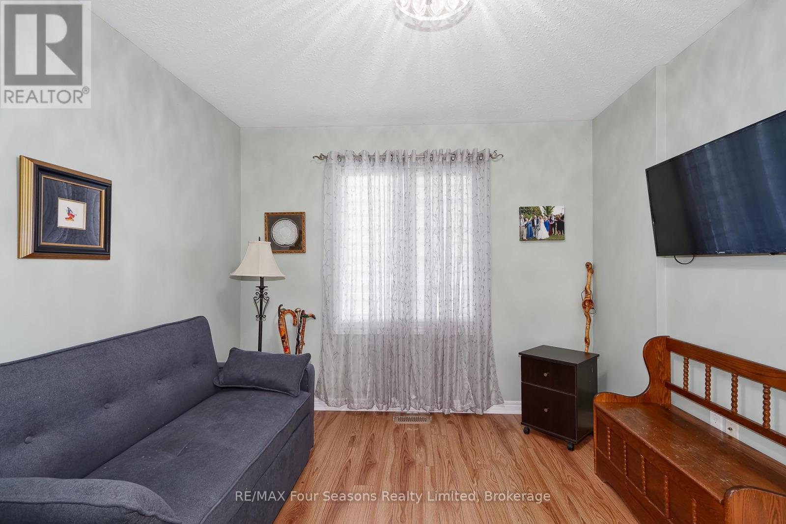 #27 275 HURON STREET - 21