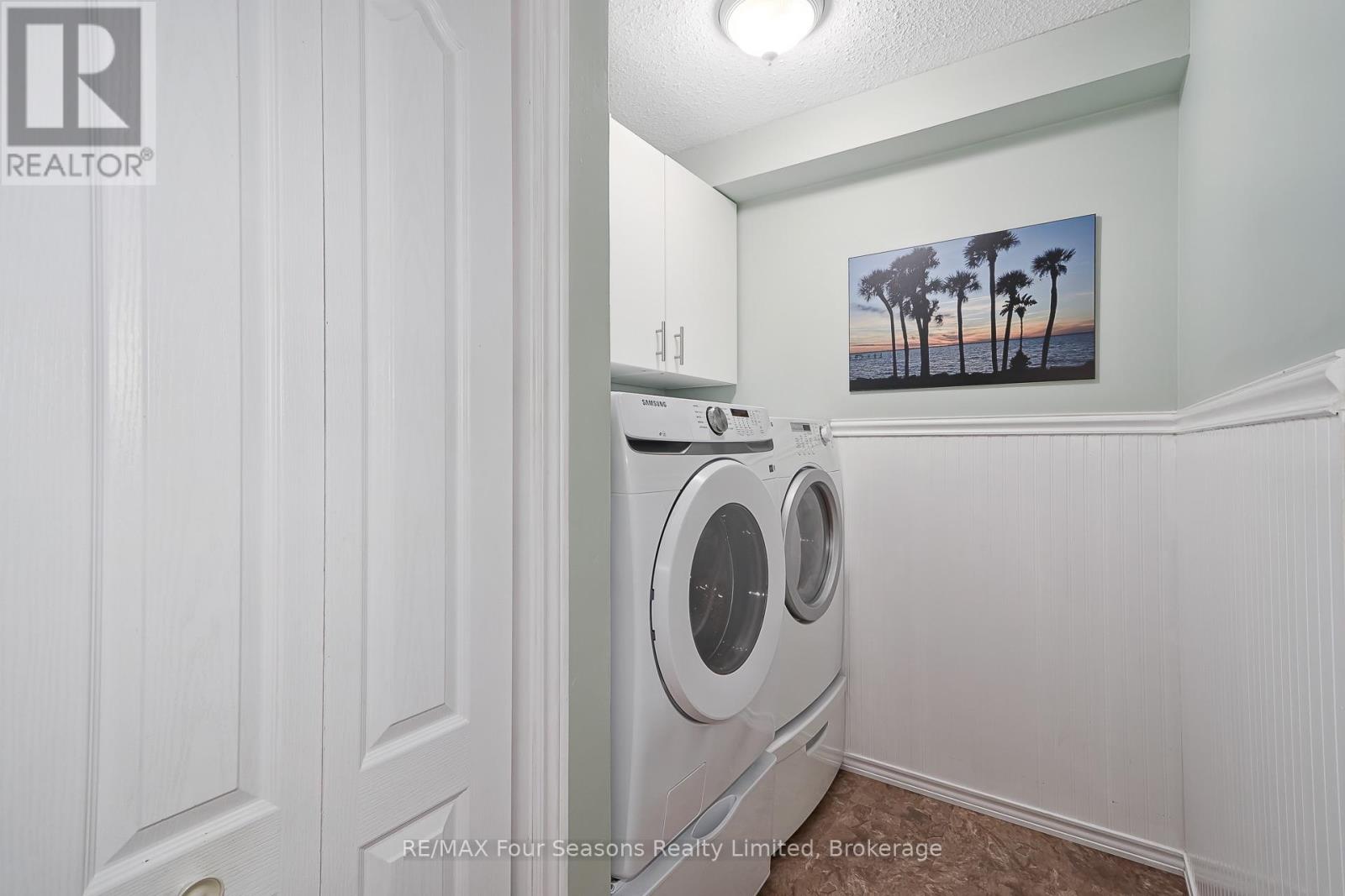 #27 275 HURON STREET - 23