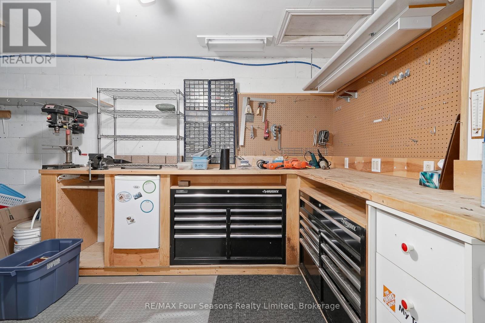 #27 275 HURON STREET - 24