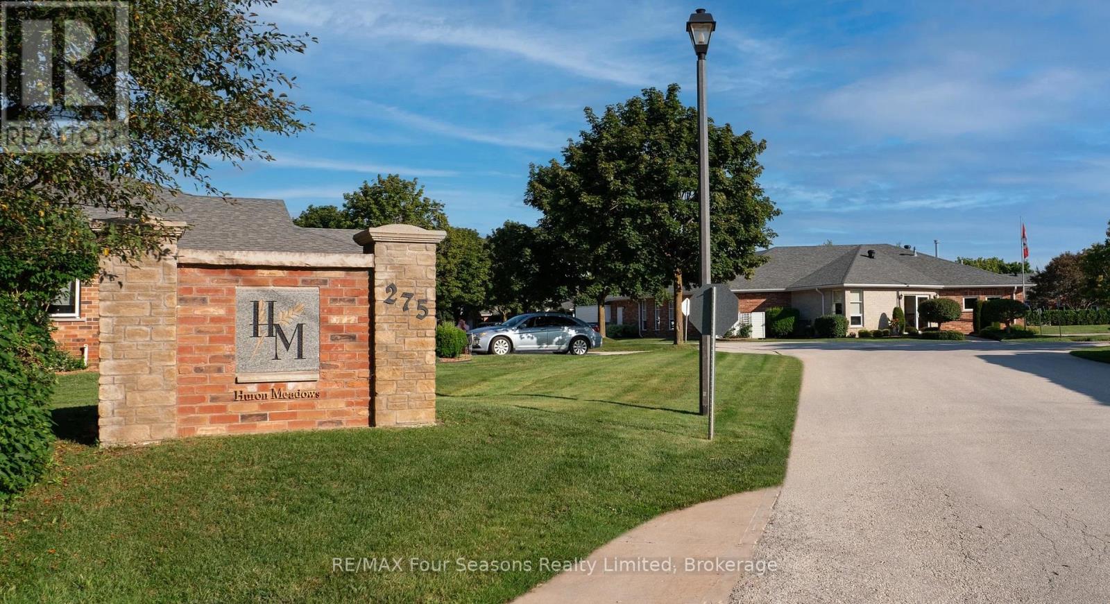 #27 275 HURON STREET - 41