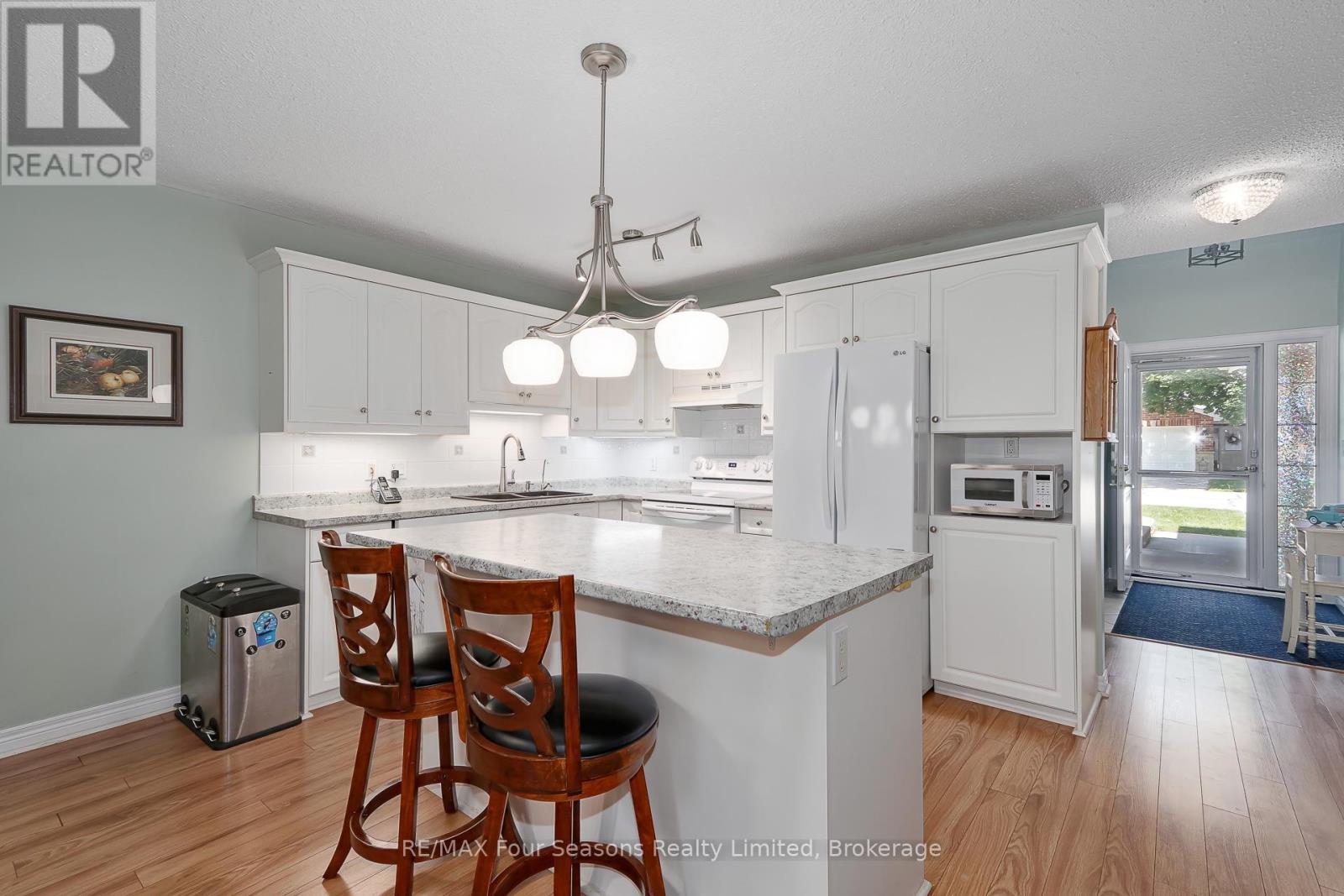 #27 275 HURON STREET - 9