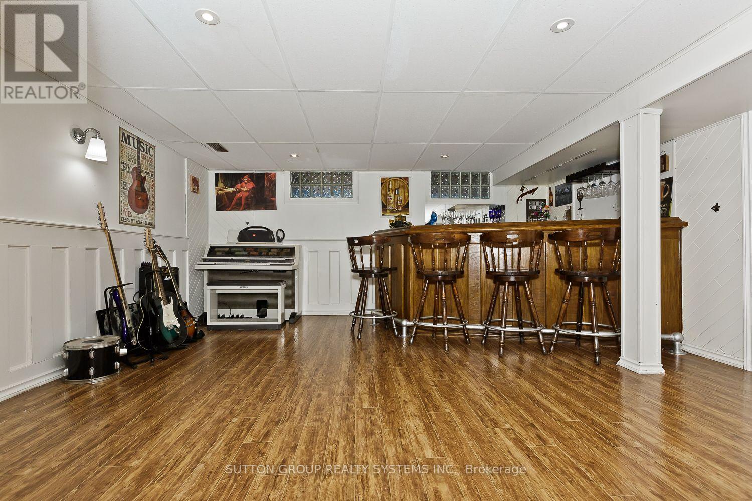 55 RICHELIEU DRIVE - 29