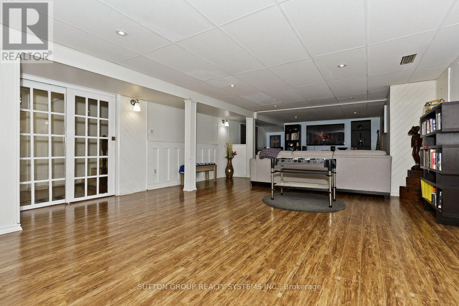 55 RICHELIEU DRIVE - 30