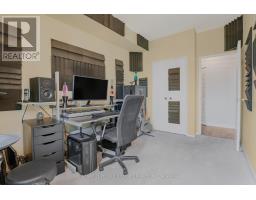 105 - 20 Fashion Roseway, Toronto, ON M2N6B5 Photo 14