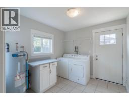 Kitchen - 121 Harewood Rd, Nanaimo, BC V9R2Y7 Photo 12