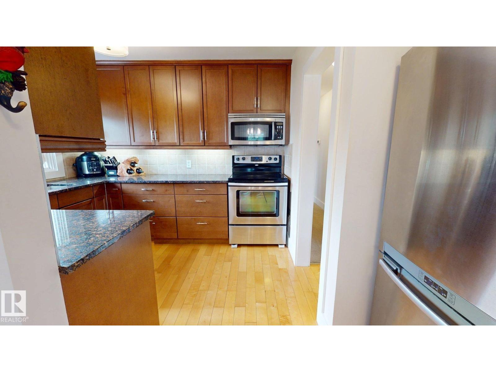 15627 83 AV NW - 21