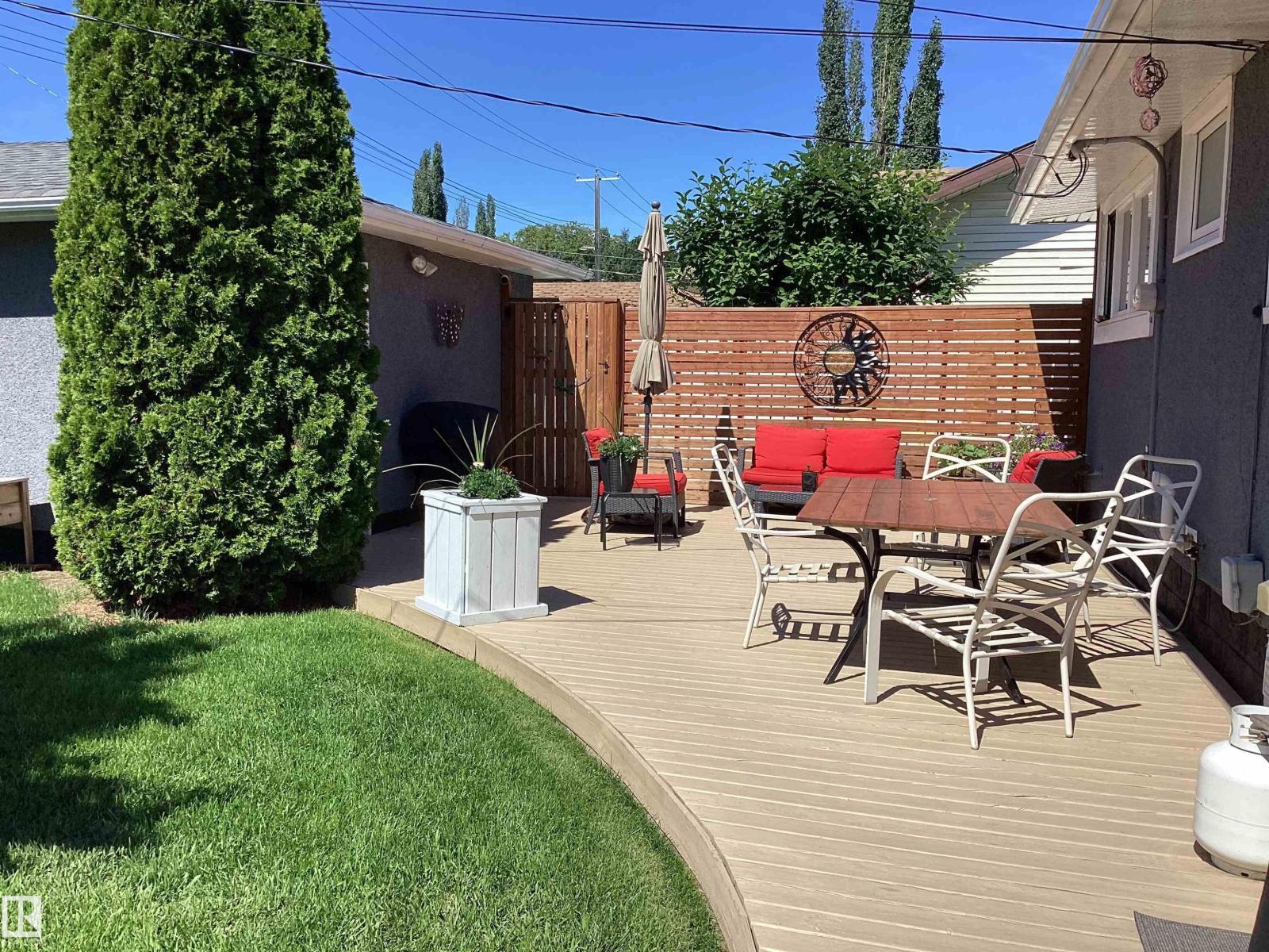 15627 83 AV NW - 32