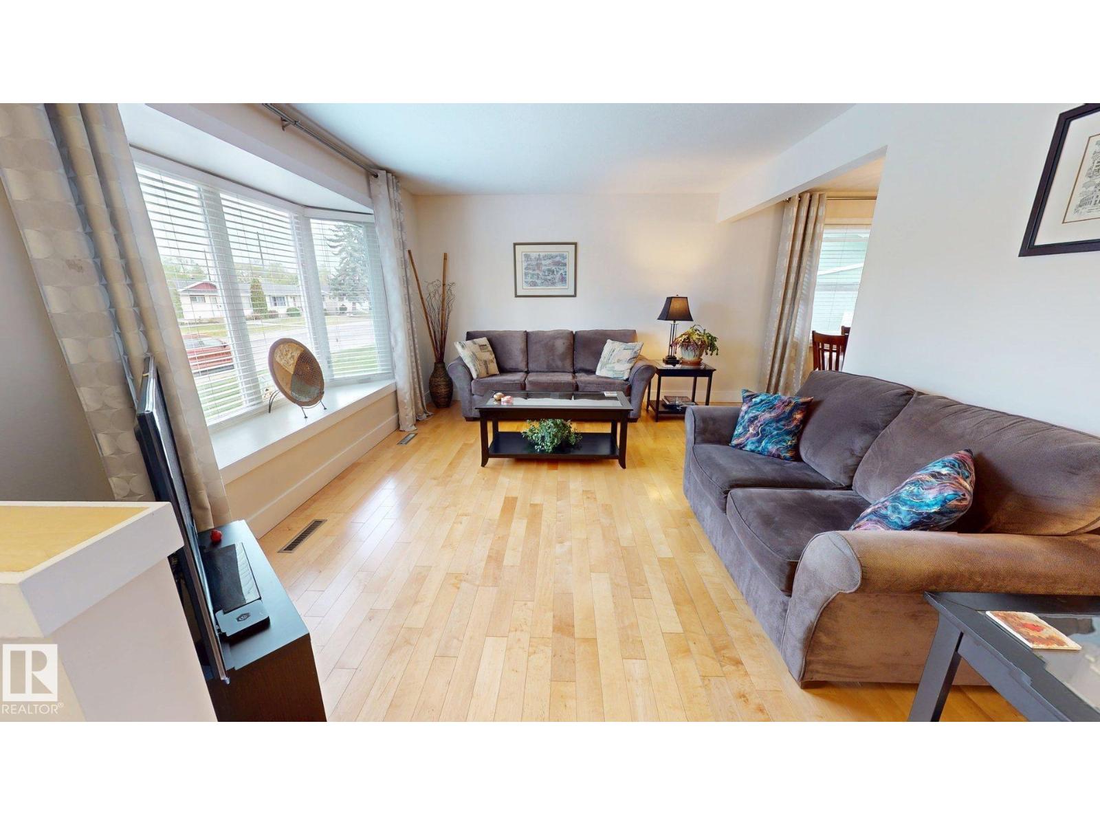15627 83 AV NW - 5