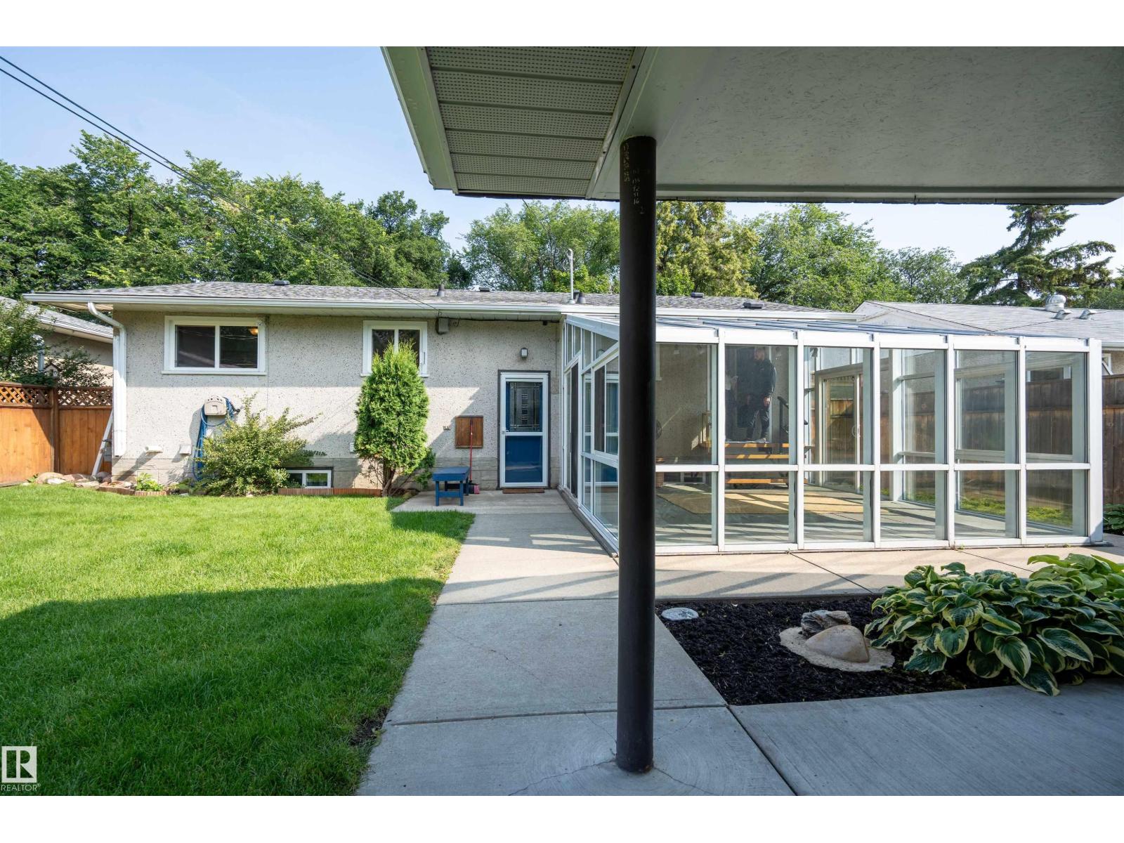 3829 113 AV NW - 34