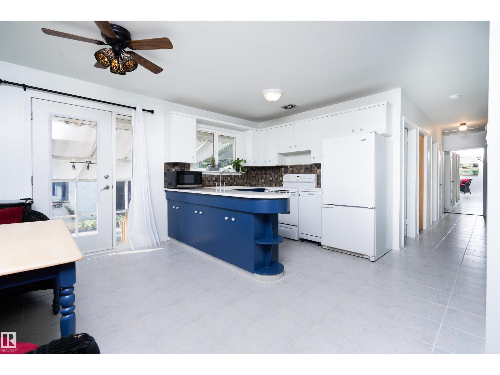 3829 113 AV NW - 6