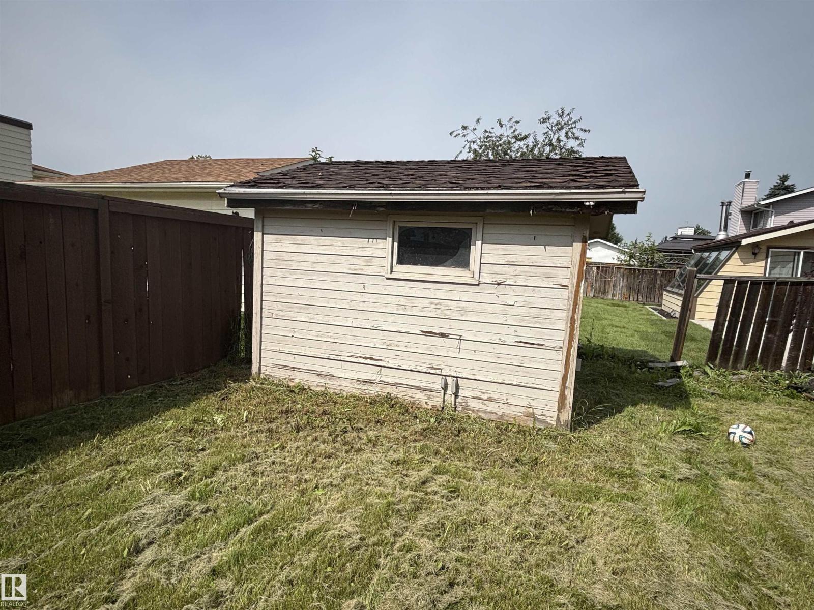 9223 172 AV NW - 20