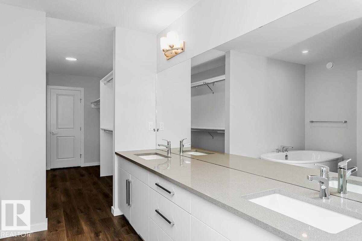 42 Chartres CL W - Image 15