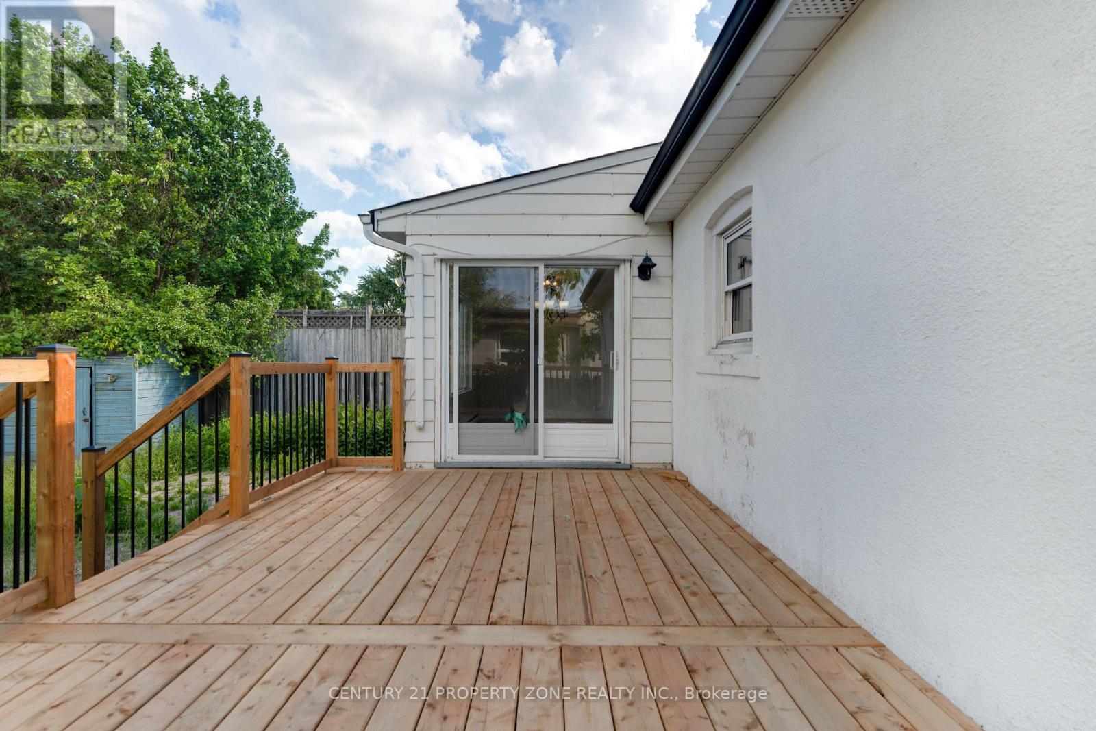 37 ADANAC DRIVE - 24