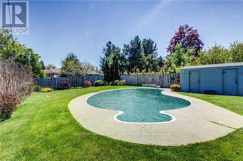 37 ADANAC DRIVE - 26