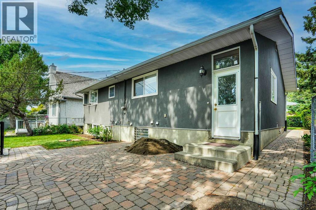 5748 Dalmead Crescent NW - 44
