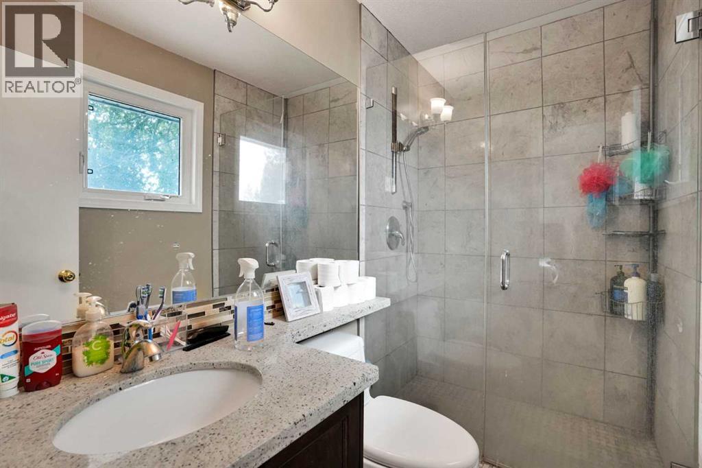 5748 Dalmead Crescent NW - 22