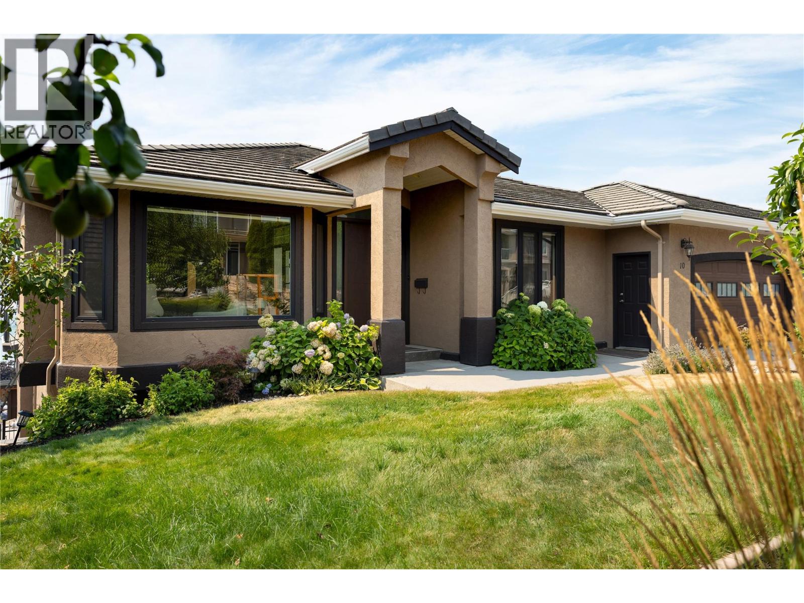 10 Bayview Heights - 2
