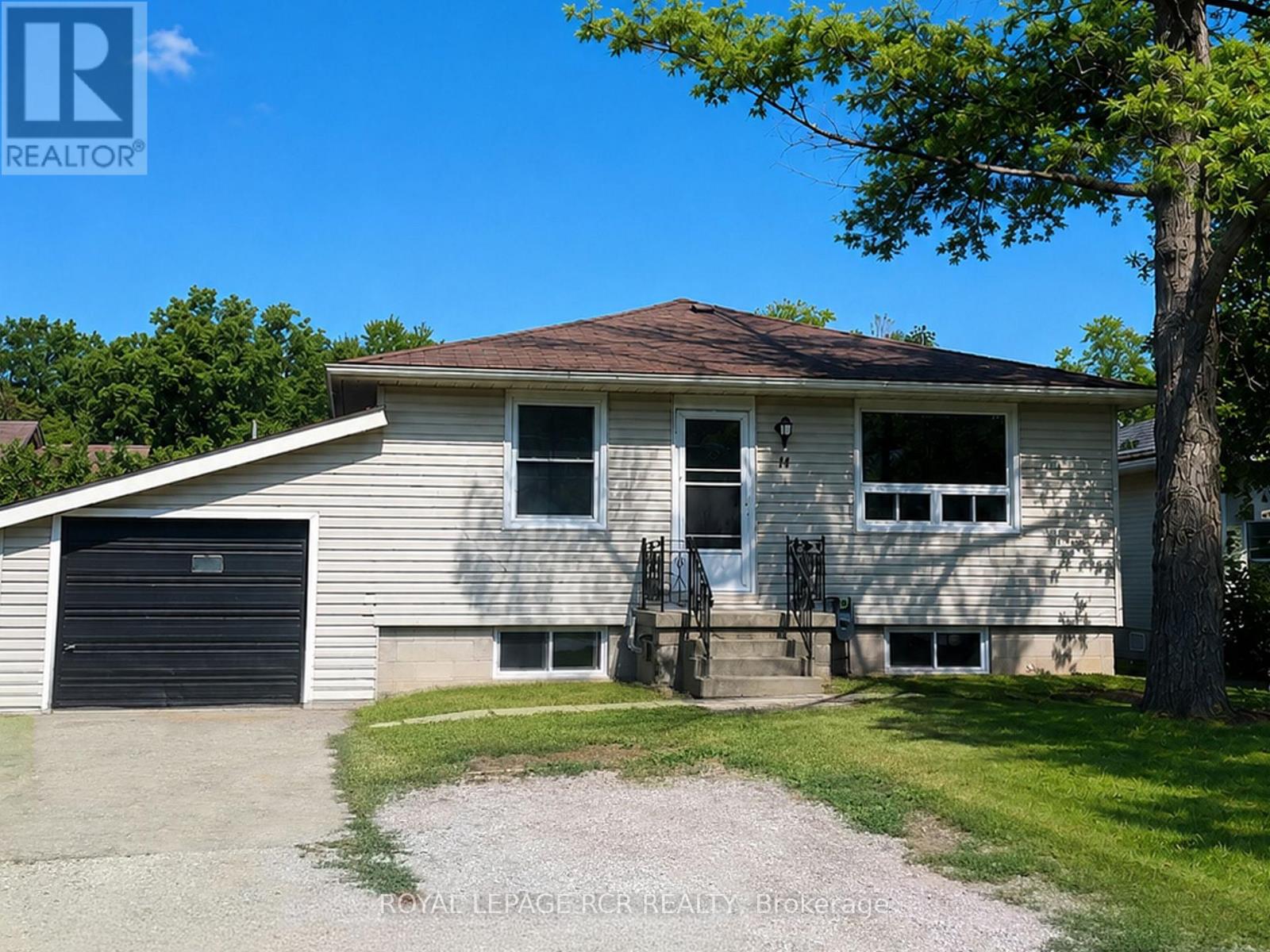 11 JACKSONS POINT AVENUE - 1