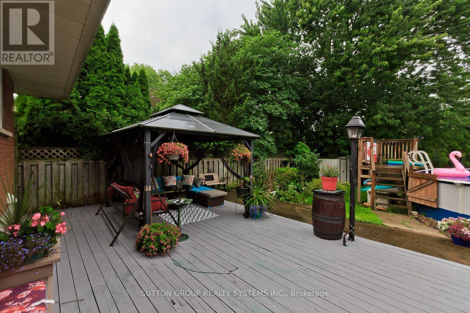 55 RICHELIEU DRIVE - 36