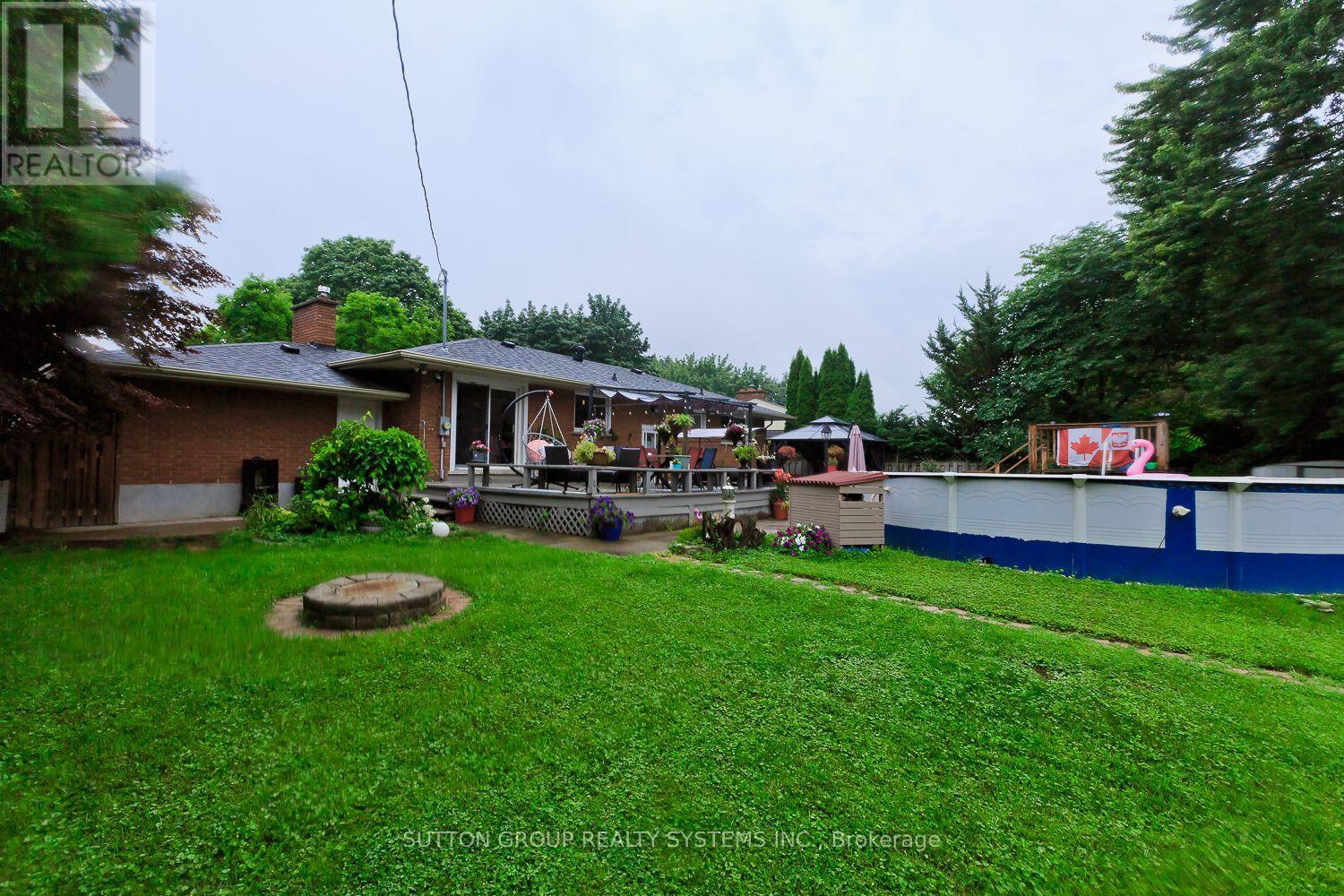 55 RICHELIEU DRIVE - 33