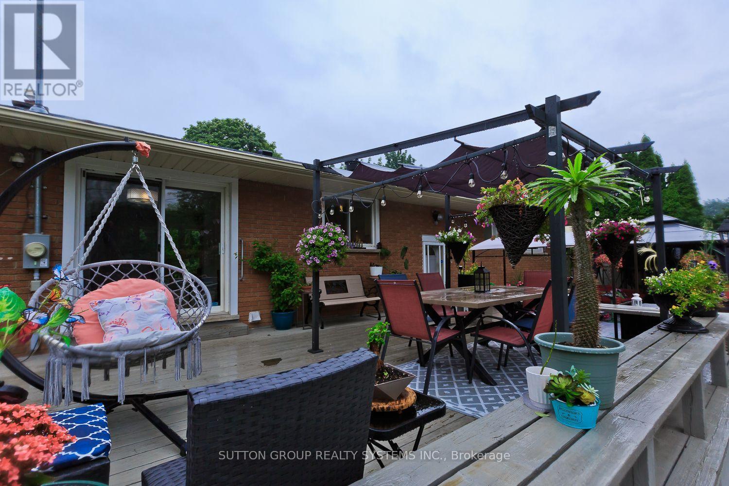 55 RICHELIEU DRIVE - 42
