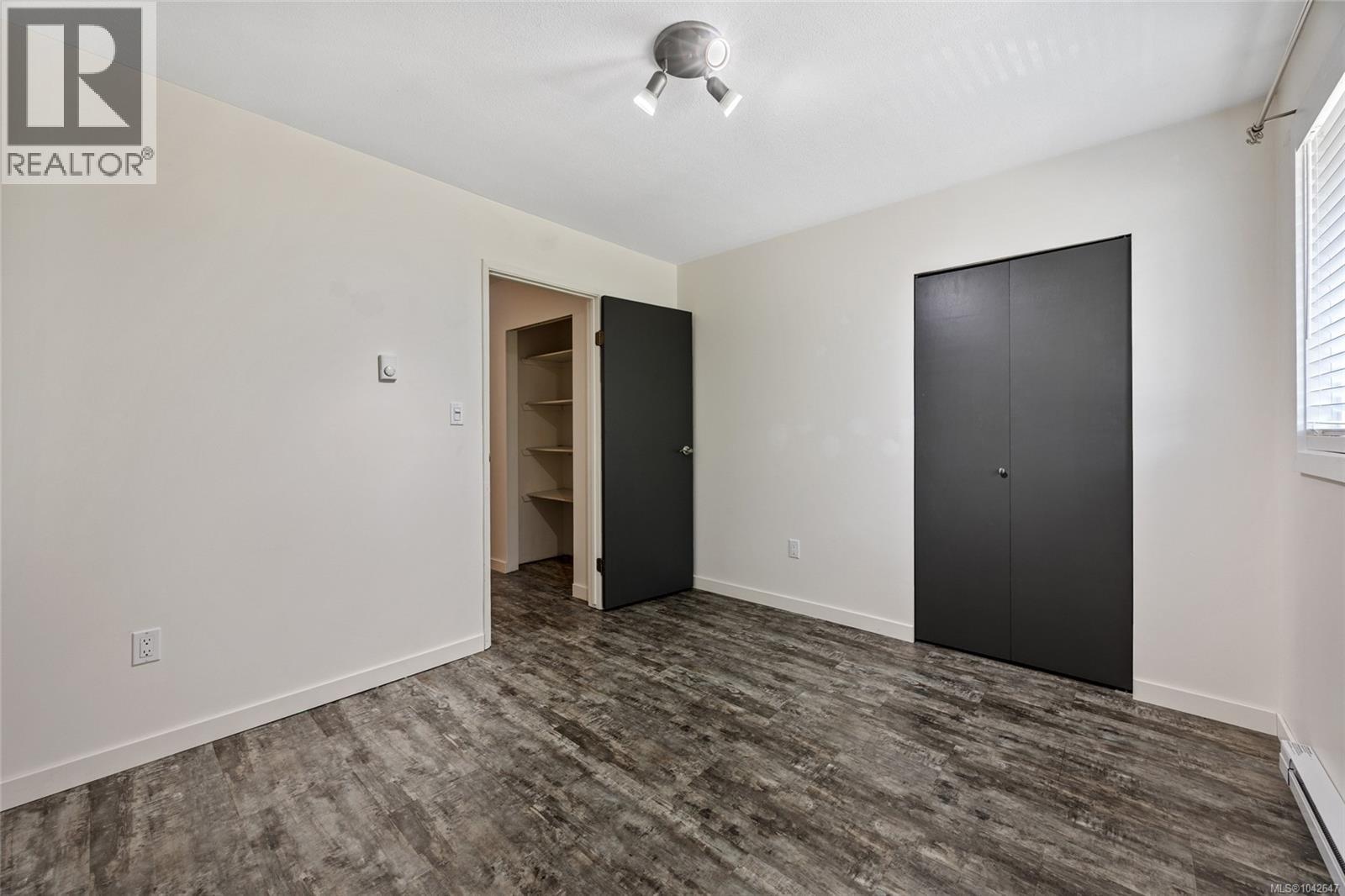 #10 951 17th St - 23