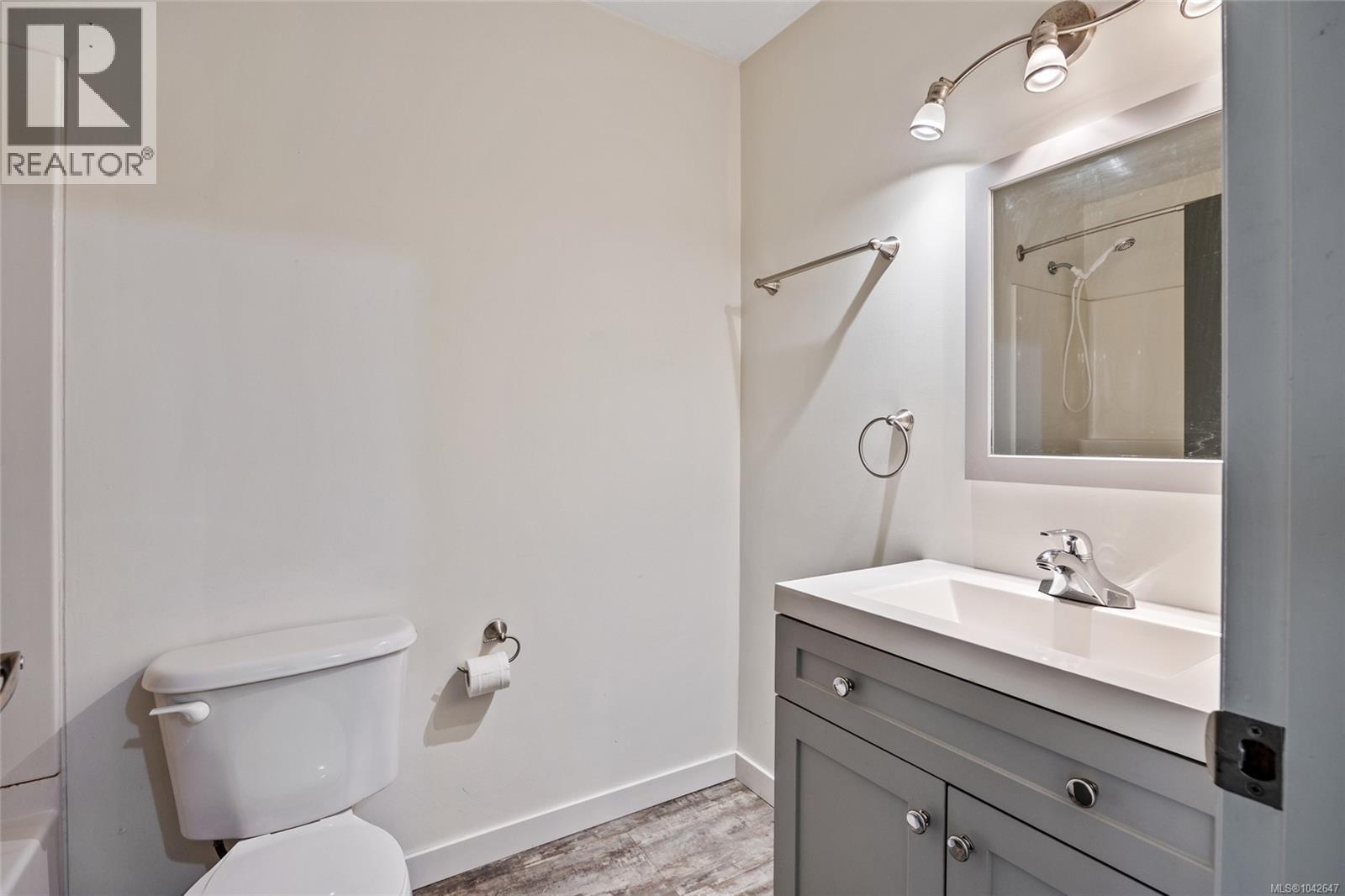 #10 951 17th St - 26