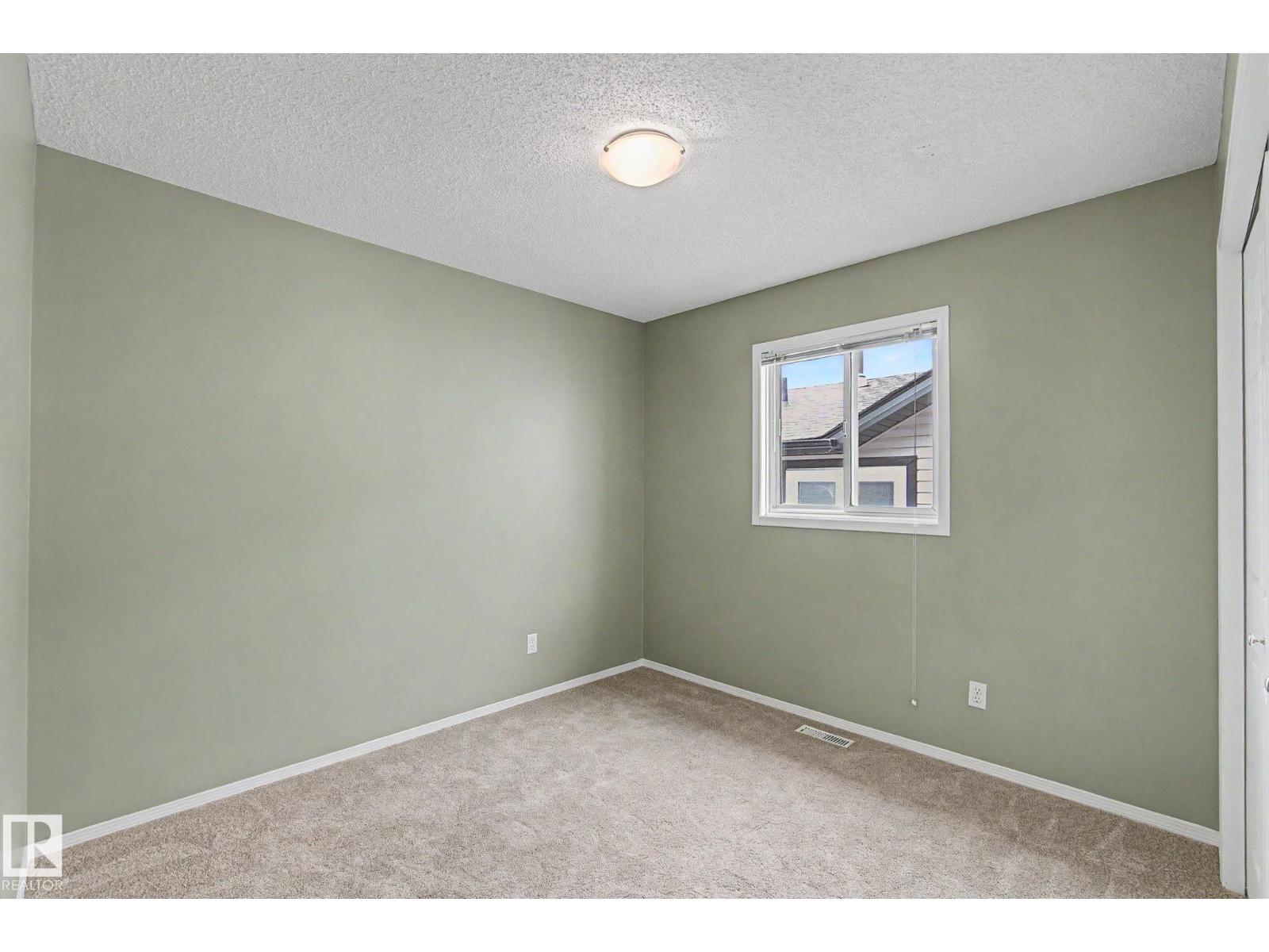 29 MATHIAS AV - Image 18