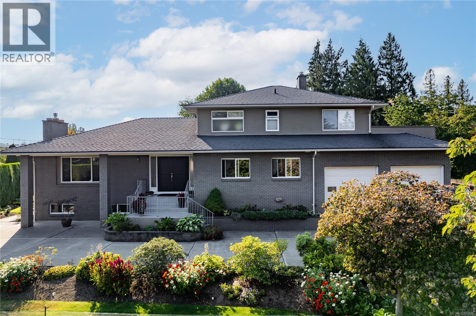823 Glenhale Cres - 1