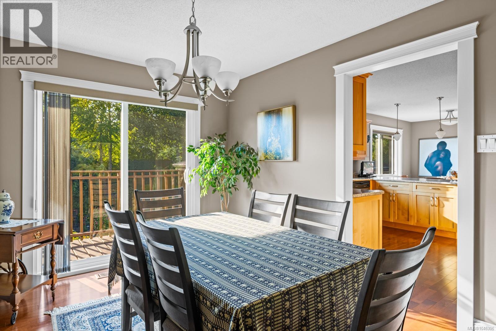 823 Glenhale Cres - Image 3