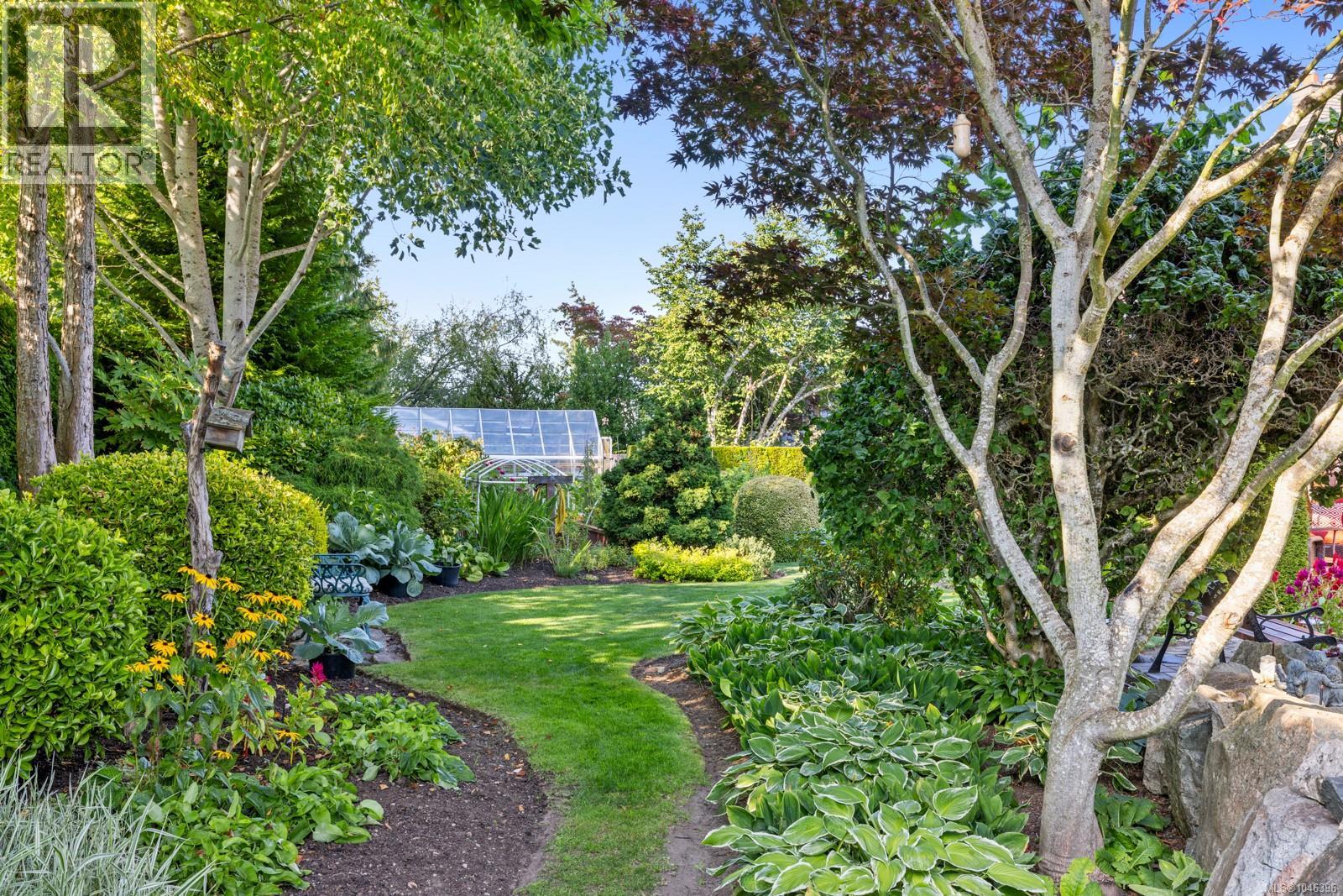 823 Glenhale Cres - Image 43