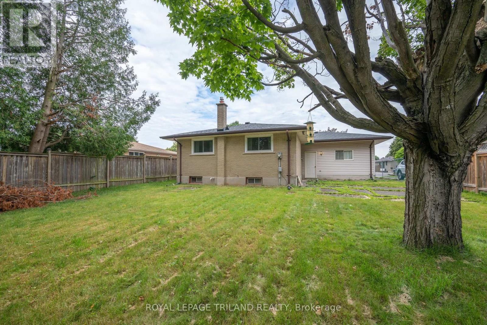 160 WELLESLEY CRESCENT - Image 21