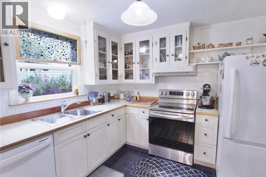 30 BAYVIEW DRIVE - Image 3