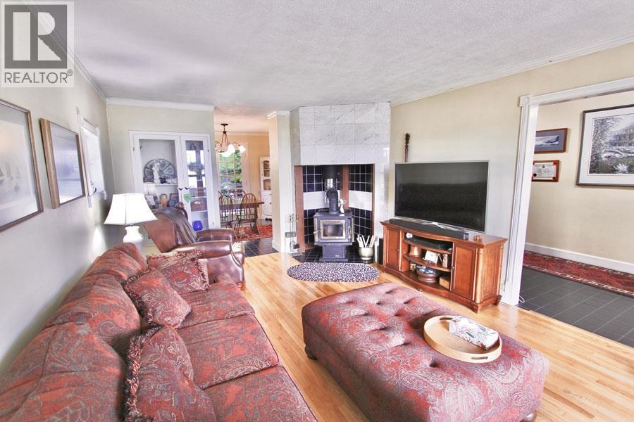 30 BAYVIEW DRIVE - 6
