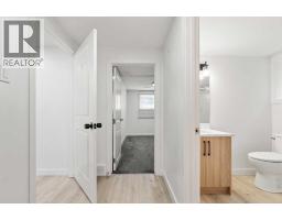 424 Penbrooke Crescent Se, Calgary, AB T2A3T7 Photo 34