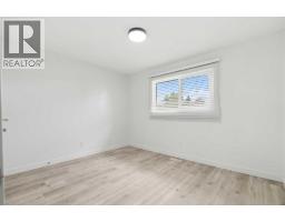 424 Penbrooke Crescent Se, Calgary, AB T2A3T7 Photo 12
