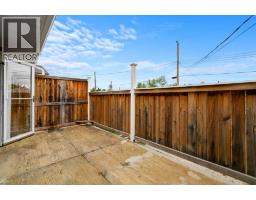 424 Penbrooke Crescent Se, Calgary, AB T2A3T7 Photo 38