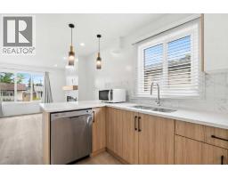 3pc Bathroom - 424 Penbrooke Crescent Se, Calgary, AB T2A3T7 Photo 7